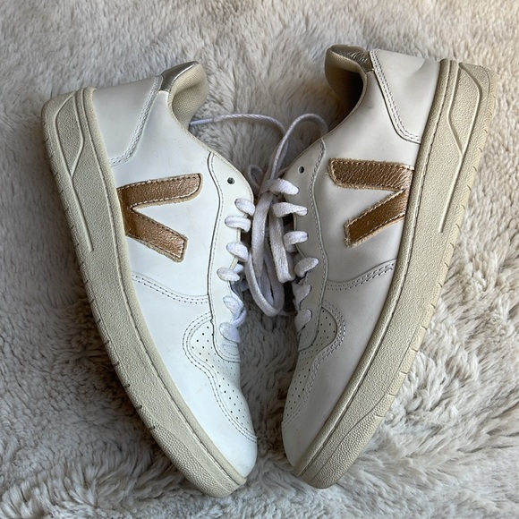 Veja white & Rose gold V-10 leather sneakers